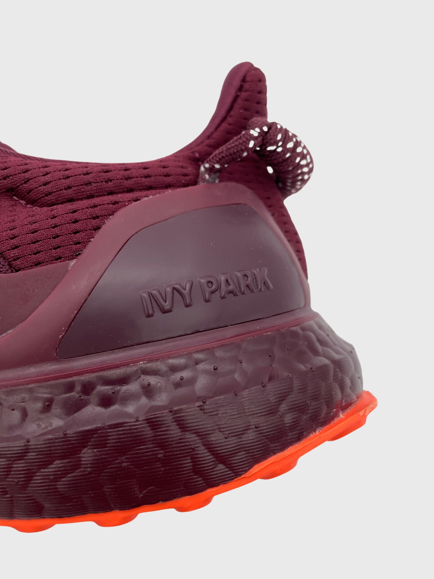 Adidas x Ivy Park Ultra Boost Low Top EU 43.5 Rot