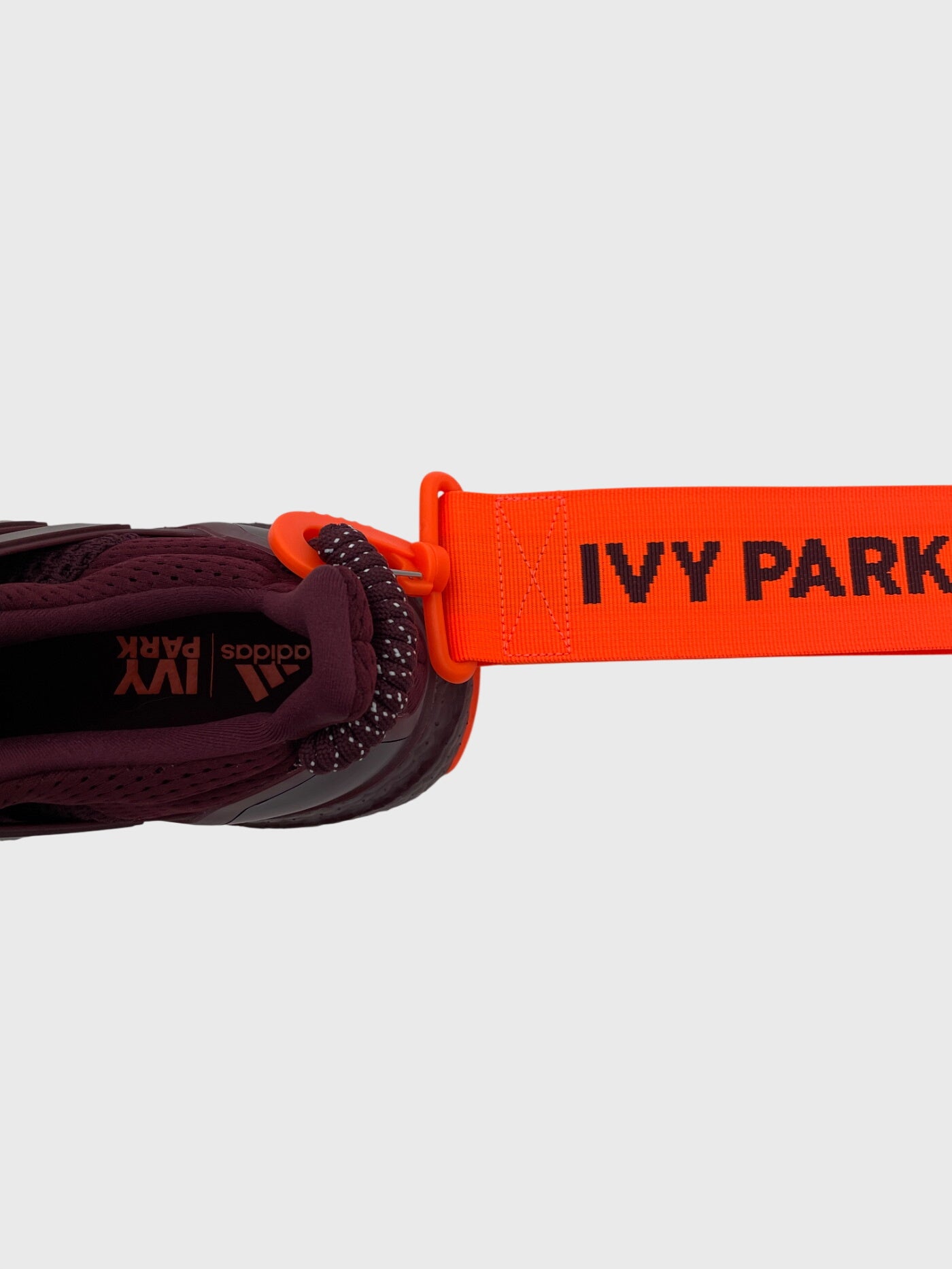 Adidas x Ivy Park Ultra Boost Low Top EU 43.5 Rot