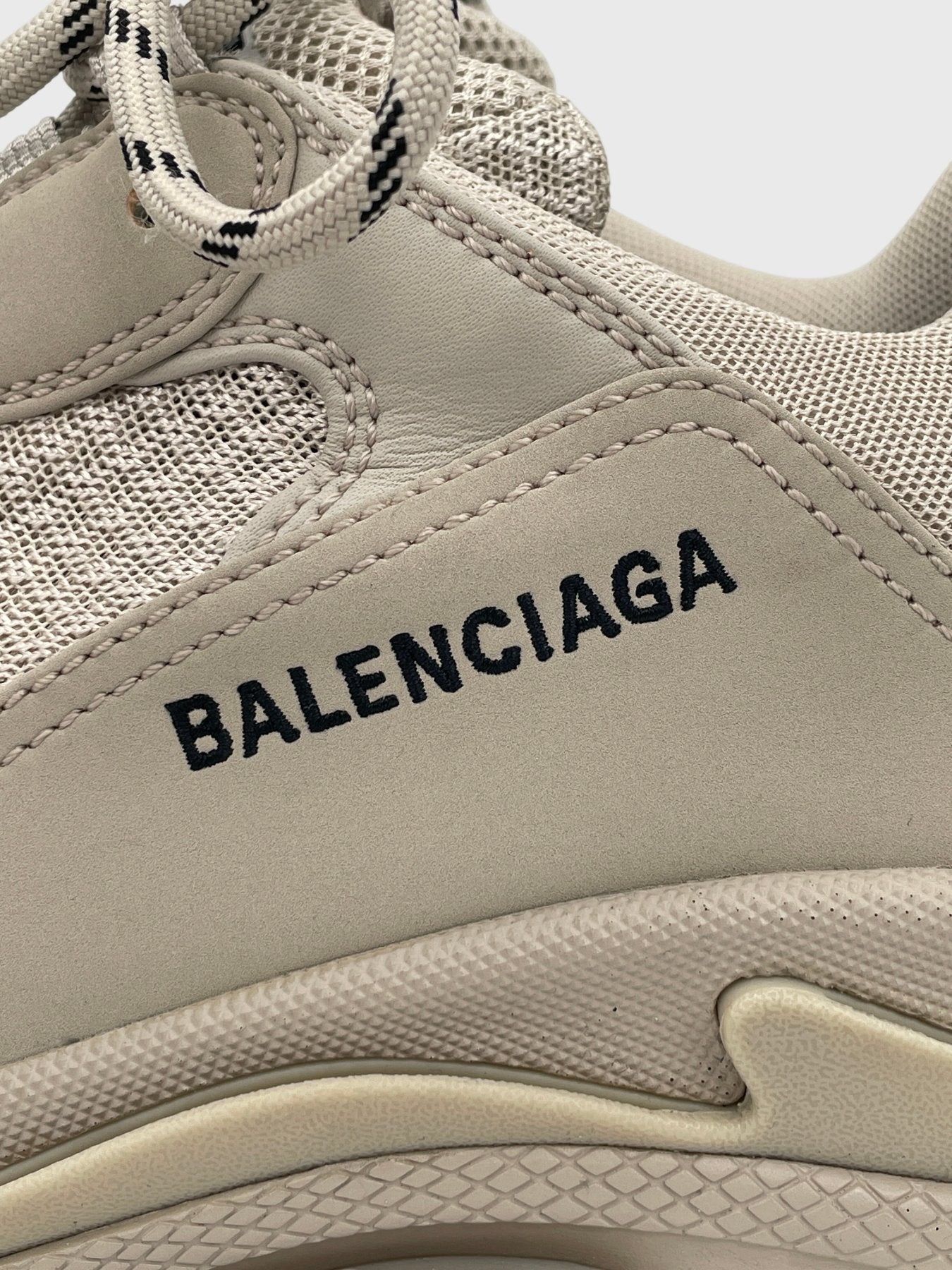 Balenciaga Triple S Low Top Sneaker EU 43 Beige