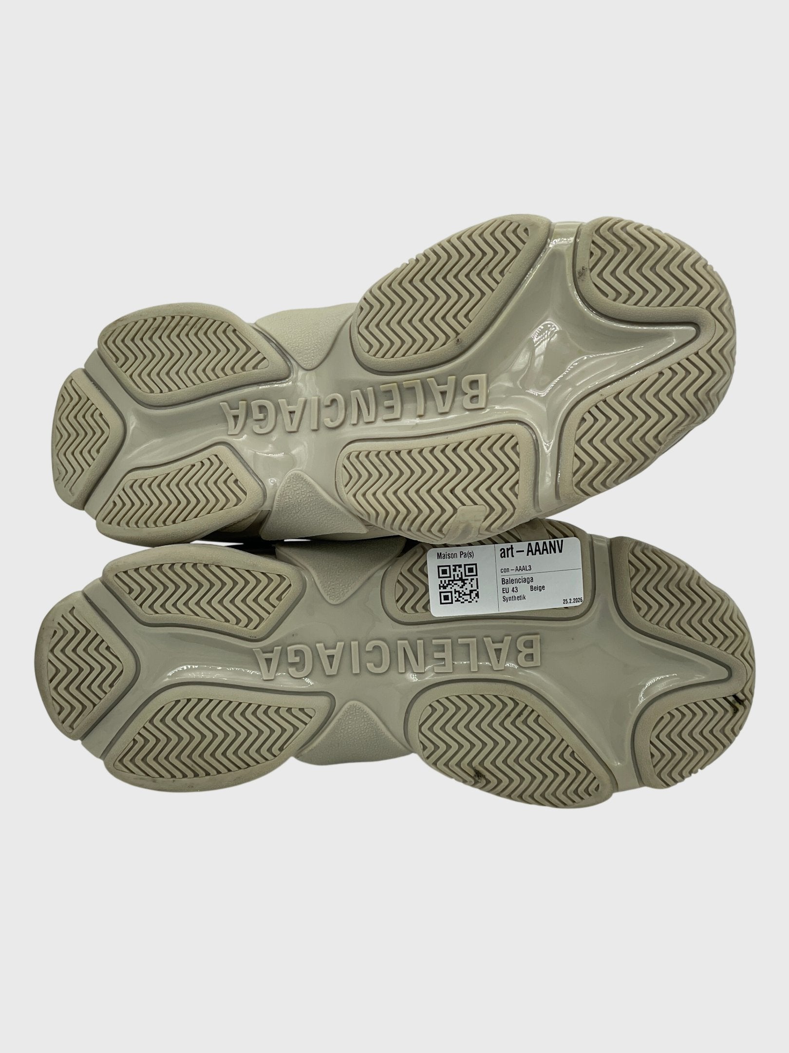 Balenciaga Triple S Low Top Sneaker EU 43 Beige