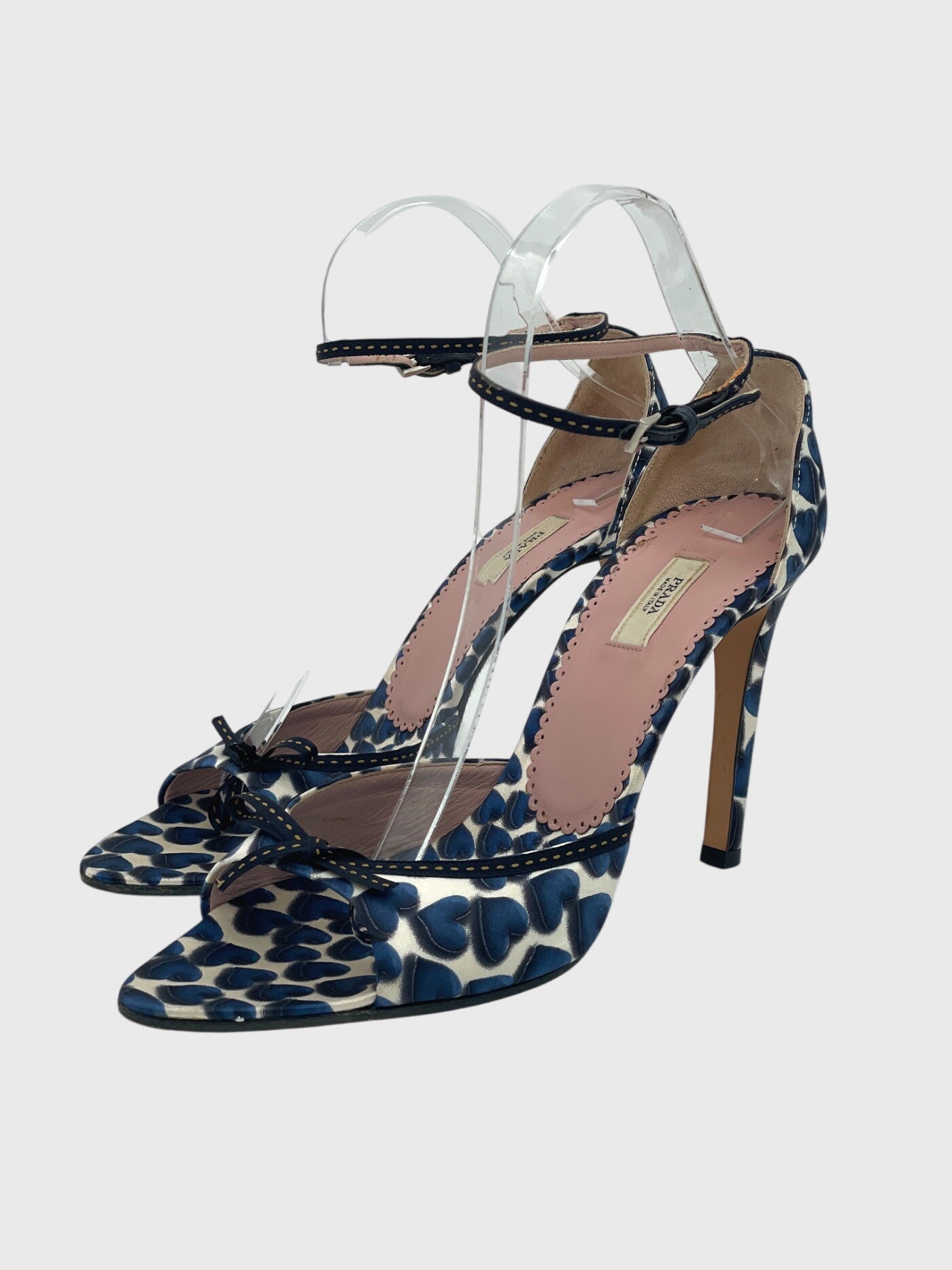 Prada Heart Print Satin Sandale mit Absatz EU 38.5 Blau - Image 3