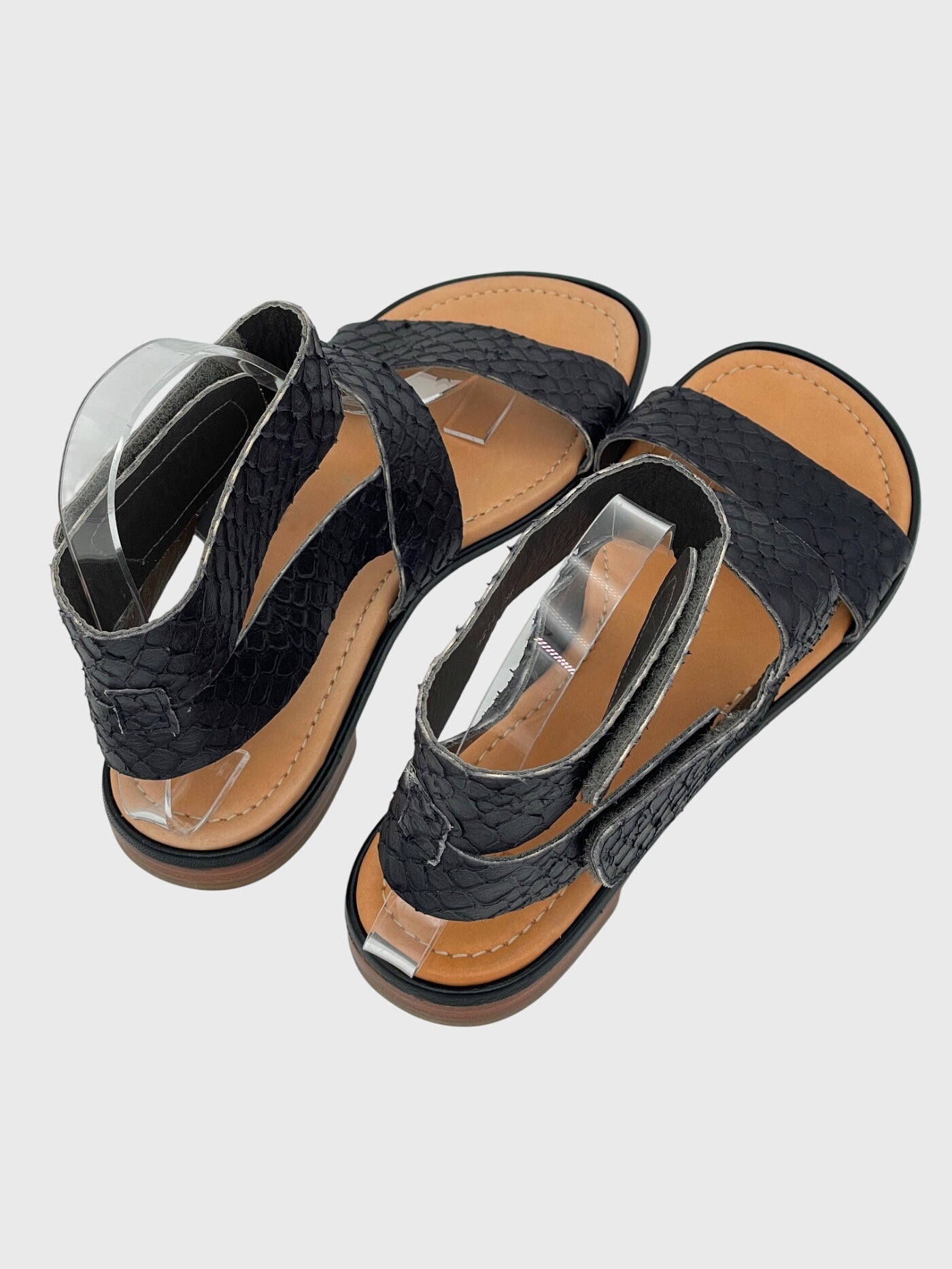 Chie Mihara Leather Flache Sandale EU 38 Schwarz - Image 4