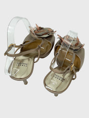 Stuart Weitzman Strappy Flower Sandale mit Absatz EU 39.5 Metallic - Image 4