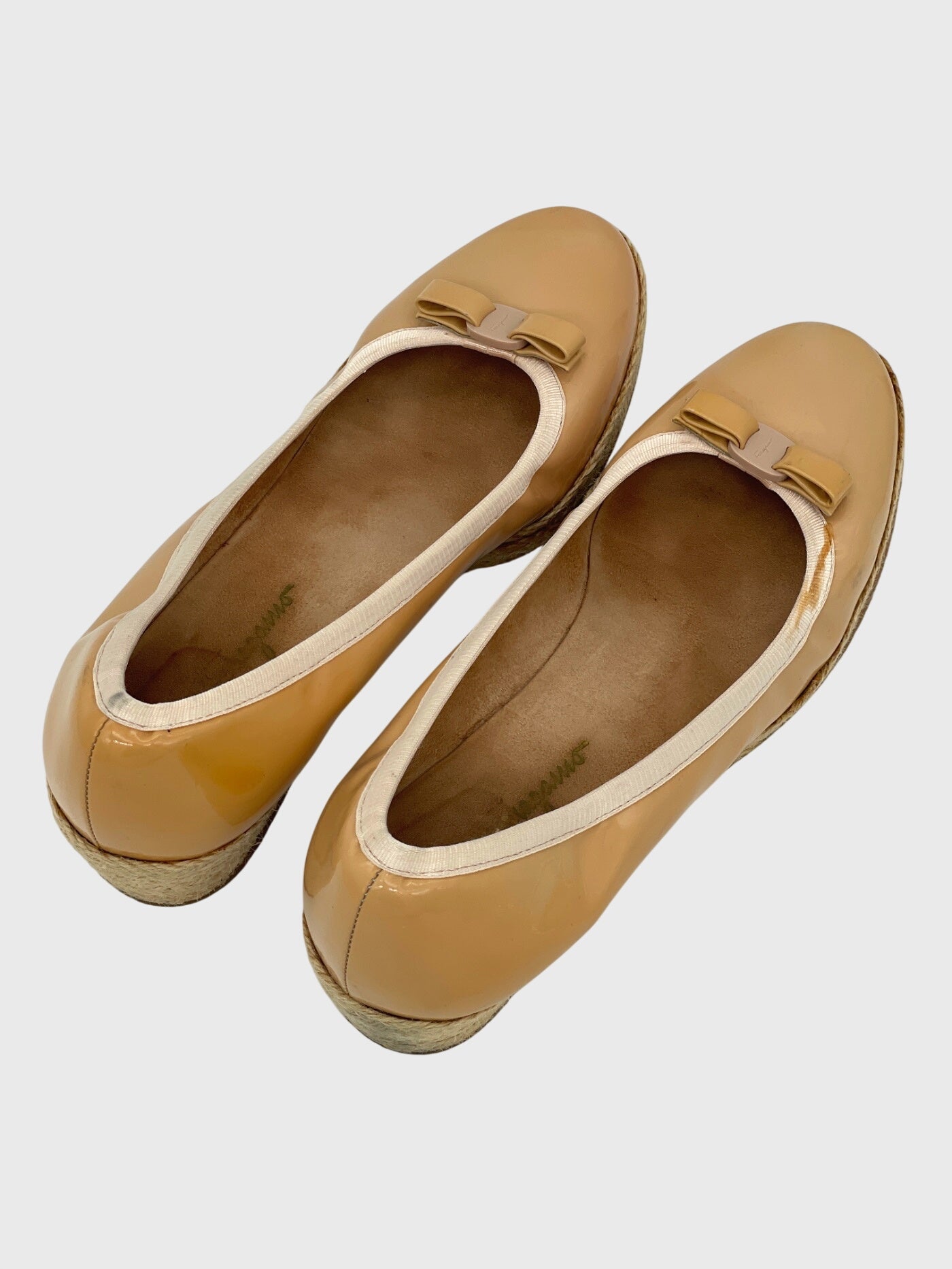 Salvatore Ferragamo Patent Leather Ballerina EU 38.5 Beige - Image 4