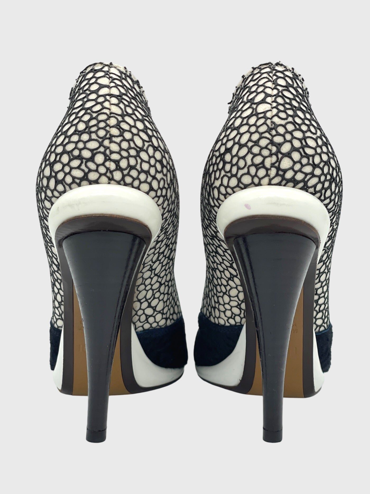 Fendi Polka Dot Fur Trim Pump EU 38.5 Mehrfarbig - Image 5
