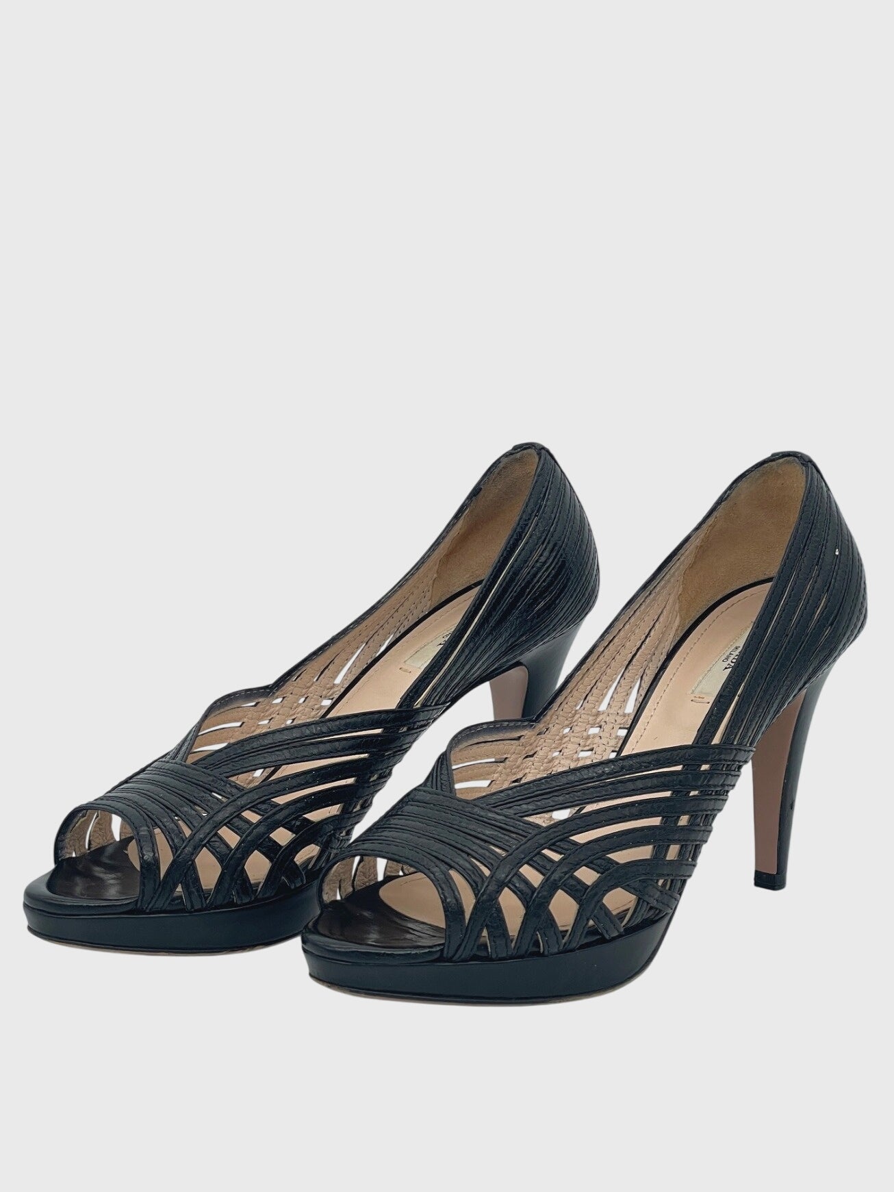 Prada Leather Strap Plateau Pump EU 38 Schwarz