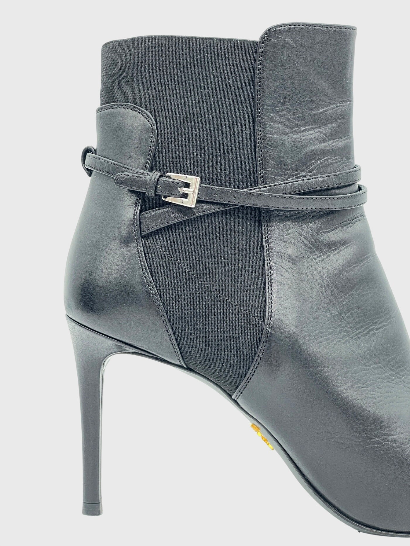 Prada Pointed Toe Buckle Strap Ankle Boot EU 39.5 Schwarz