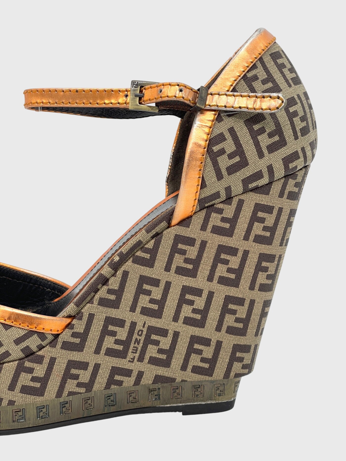Fendi Delfina Sandale mit Absatz EU 39.5 Braun - Image 5