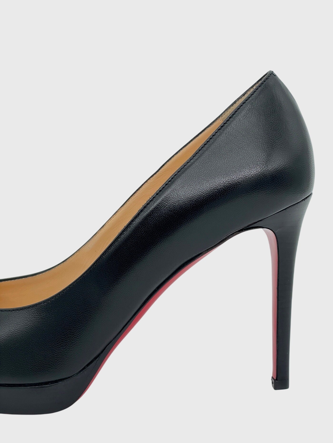 Christian Louboutin Leather Plateau Pump EU 38.5 Schwarz