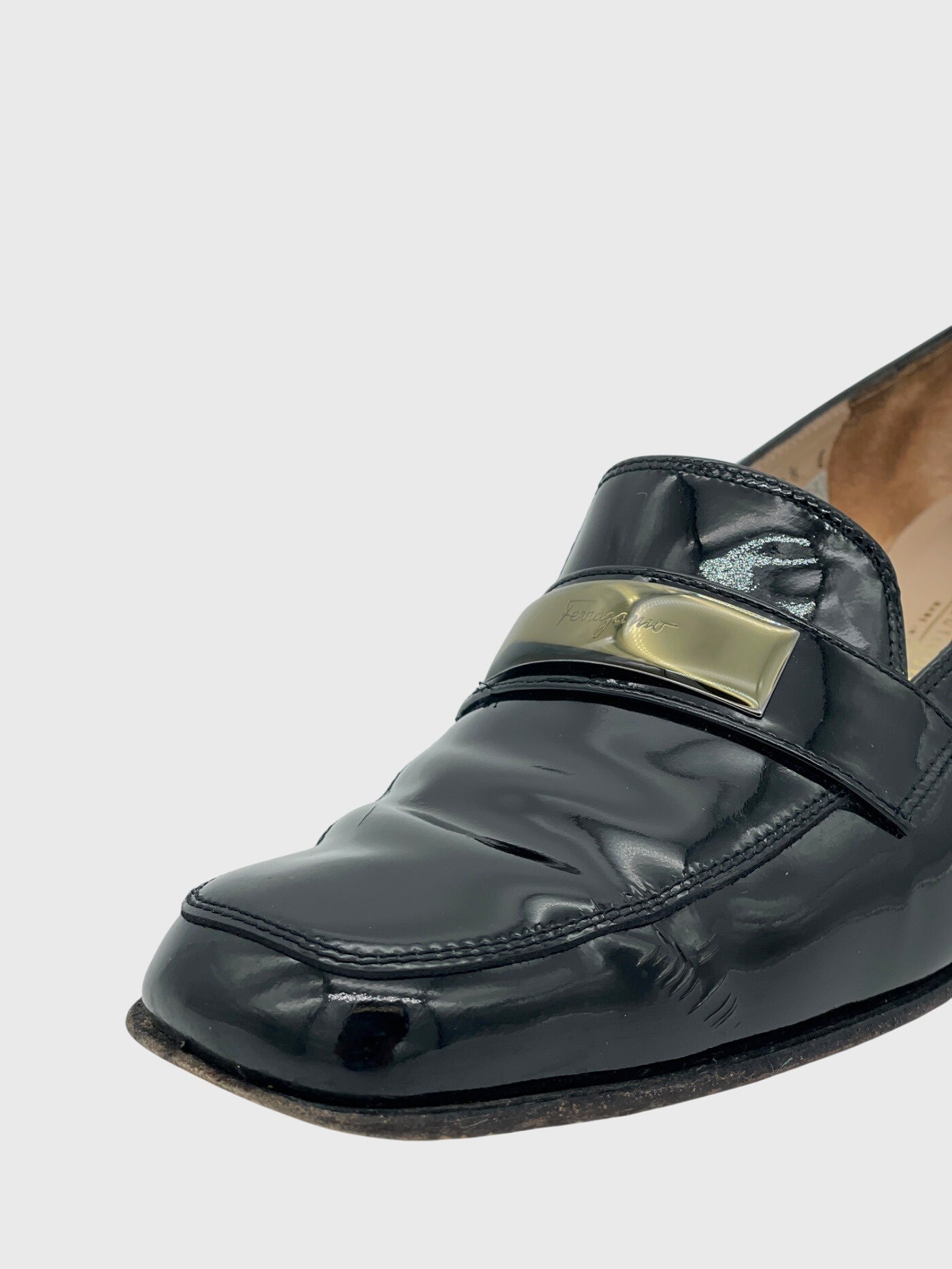 Salvatore Ferragamo Patent Leather Pump EU 38 Schwarz - Image 6