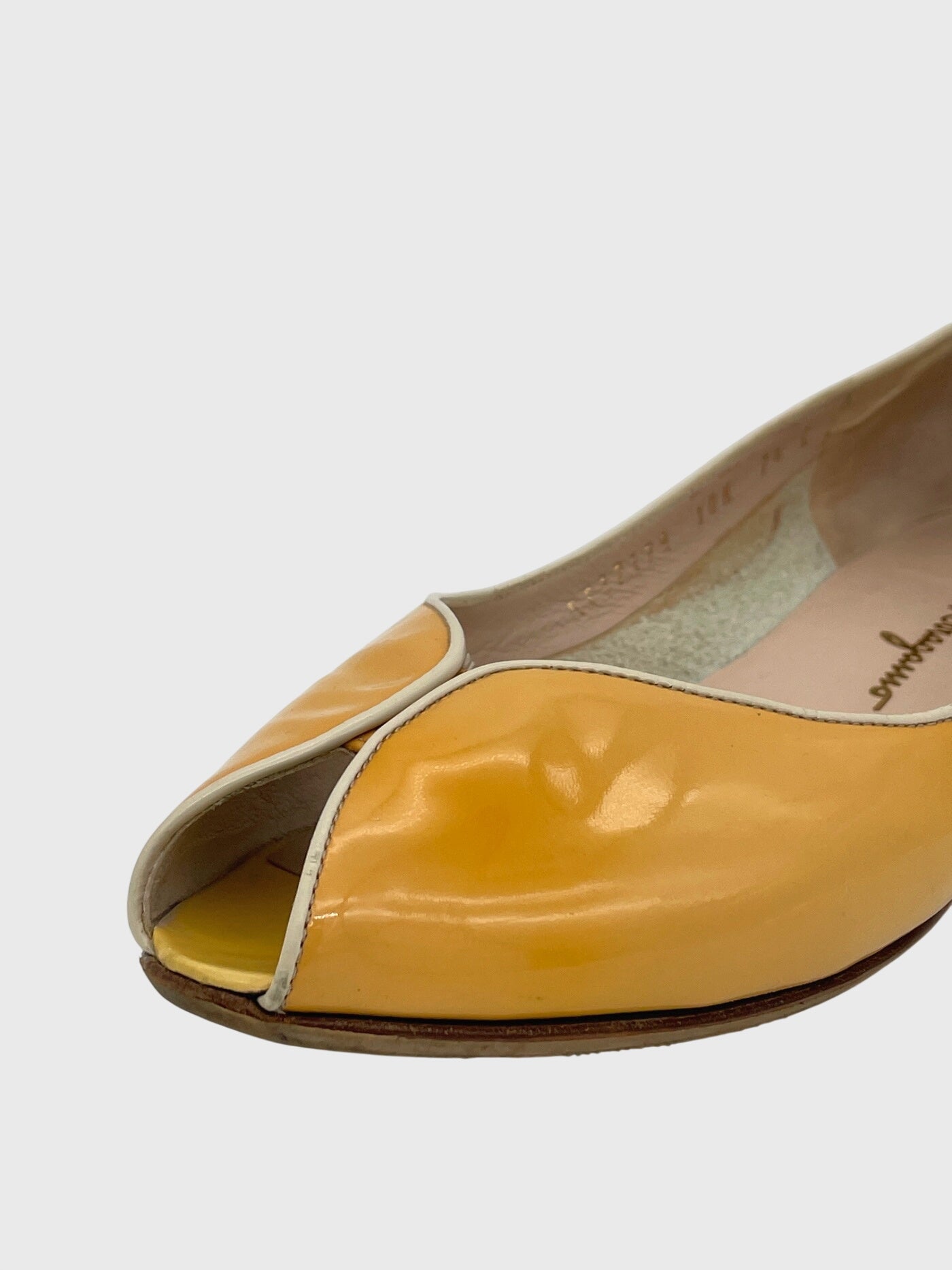 Salvatore Ferragamo Patent Leather Ballerina EU 38 Gelb - Image 6