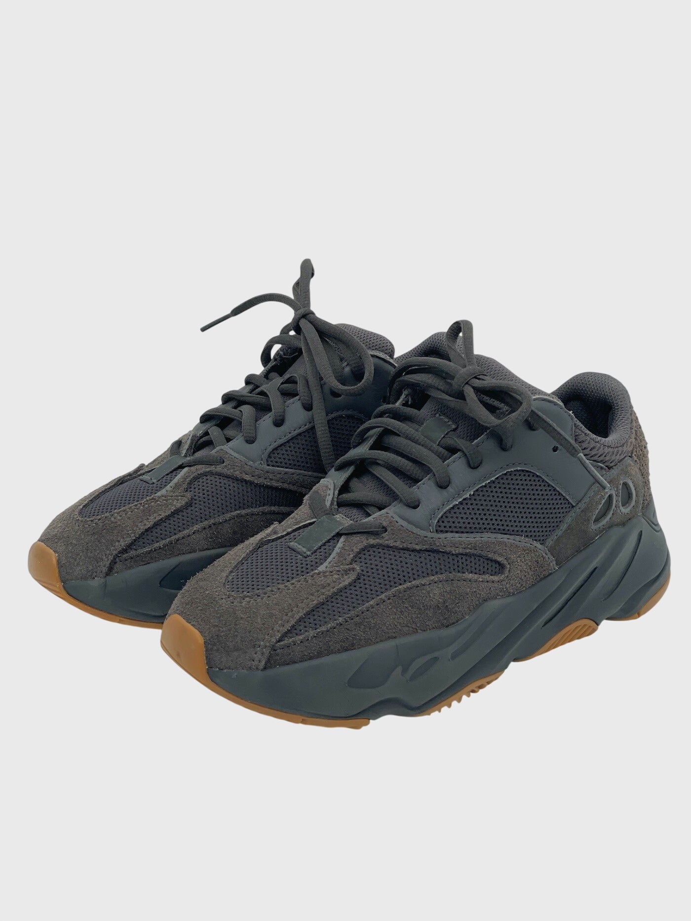 Adidas Yeezy Boost 700 Utility Black Low Top Sneaker EU 38 Grau