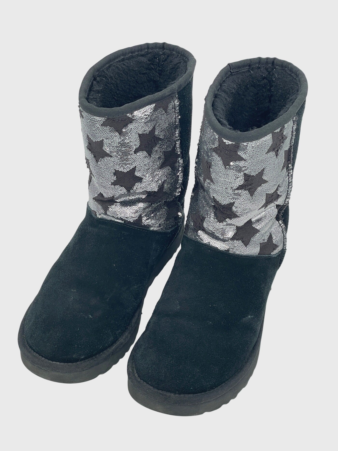 UGG Classic Short Sequin Stars Ankle Boot EU 41 Schwarz