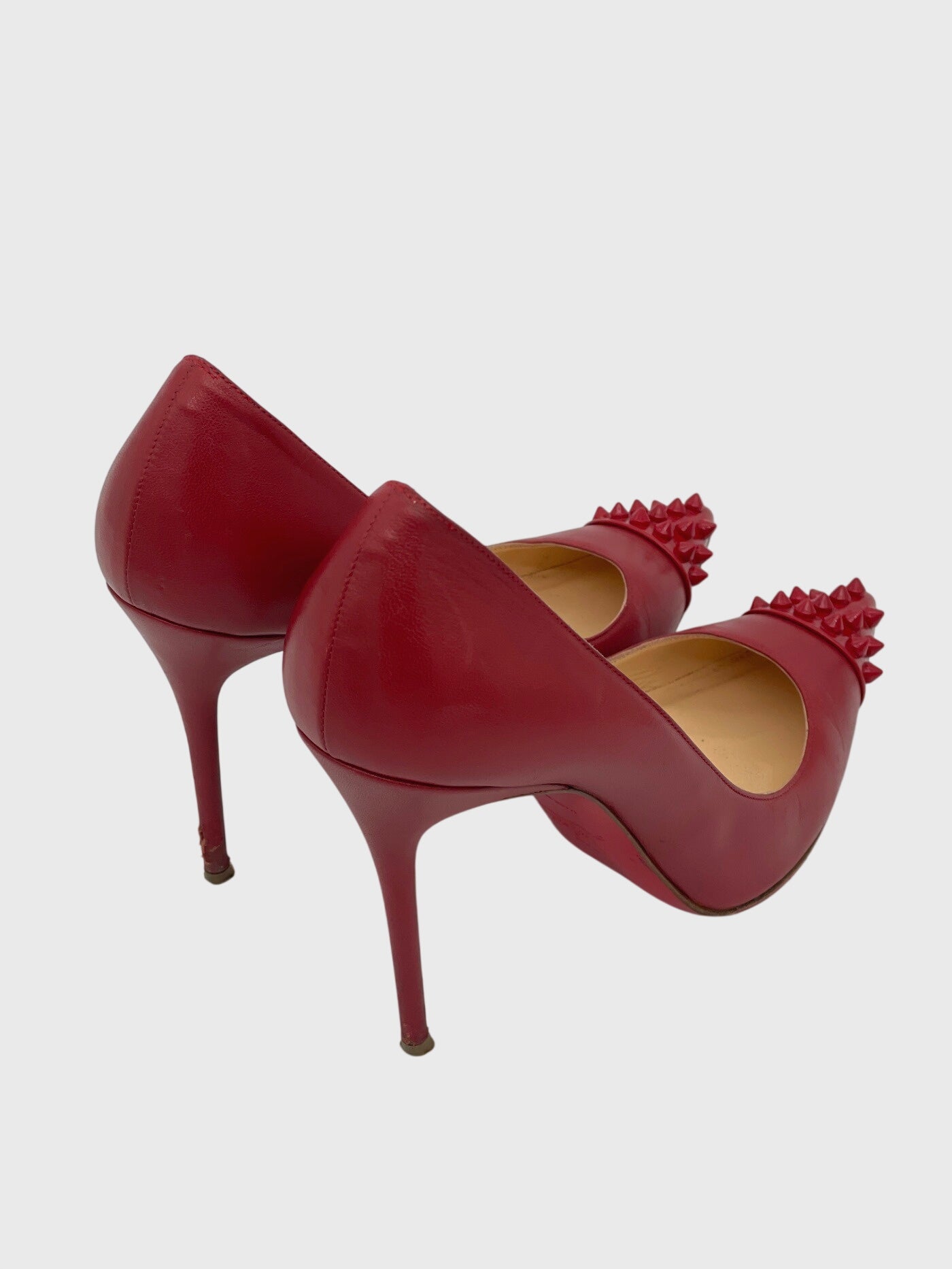 Christian Louboutin Pigalle Spikes Pump EU 37 Rot