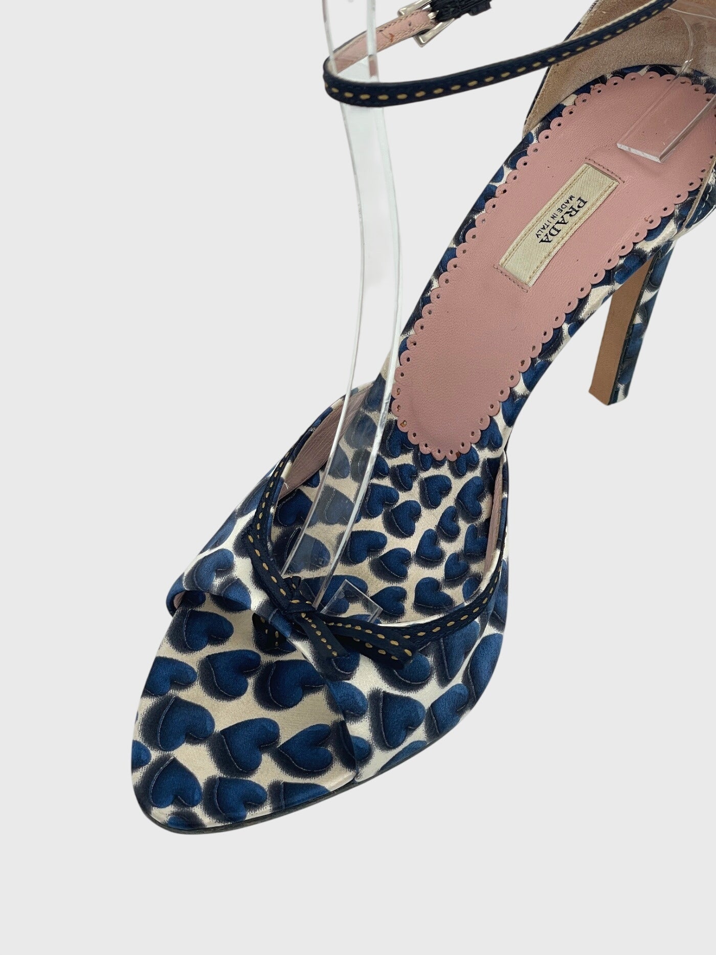 Prada Heart Print Satin Sandale mit Absatz EU 38.5 Blau - Image 7