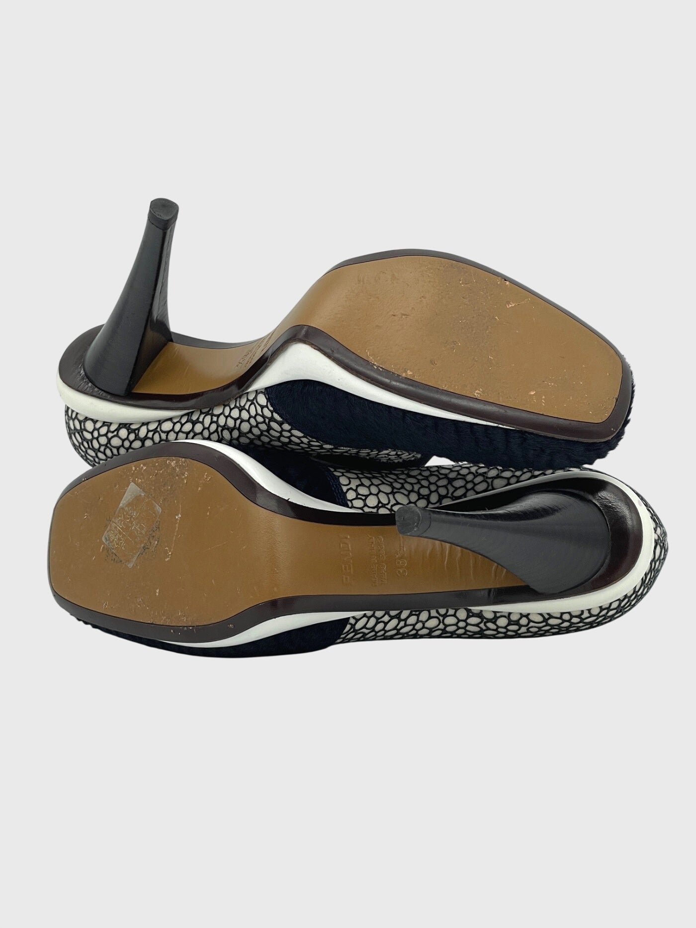Fendi Polka Dot Fur Trim Pump EU 38.5 Mehrfarbig - Image 7