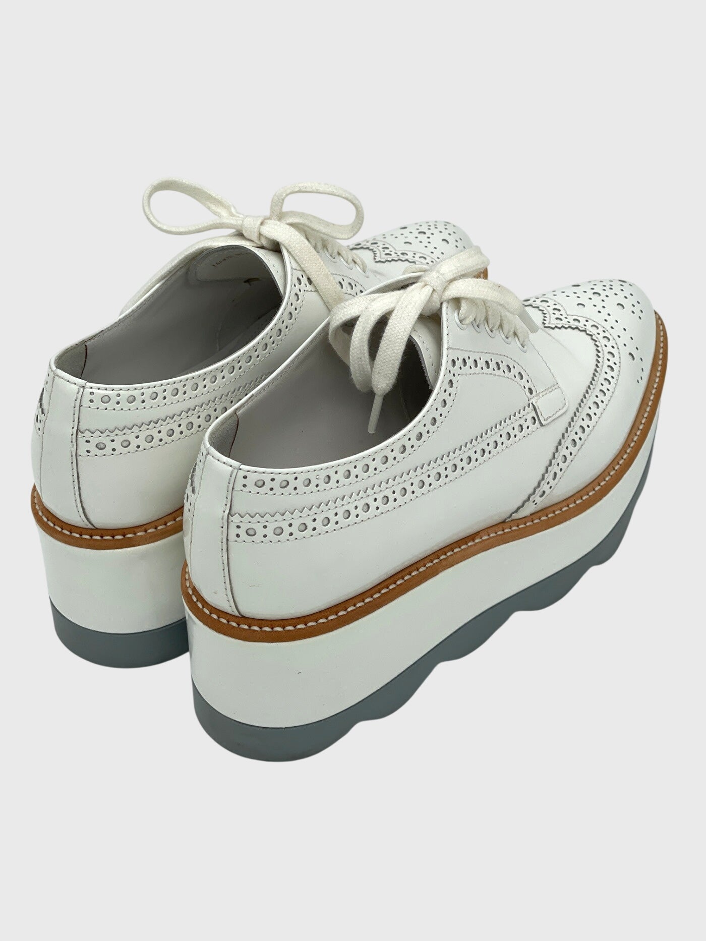Prada Spazzolato Brogue Oxford EU 36 Weiß