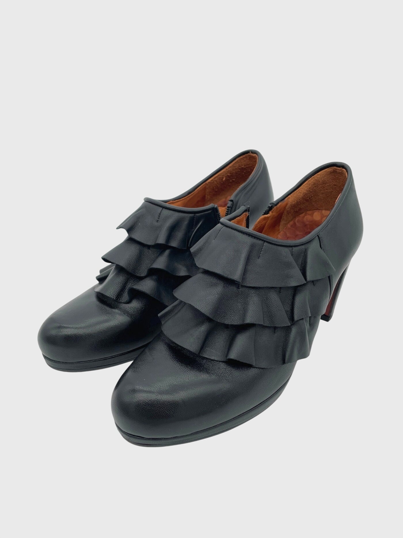 Chie Mihara Ruffle Klassischer Pump EU 39.5 Schwarz