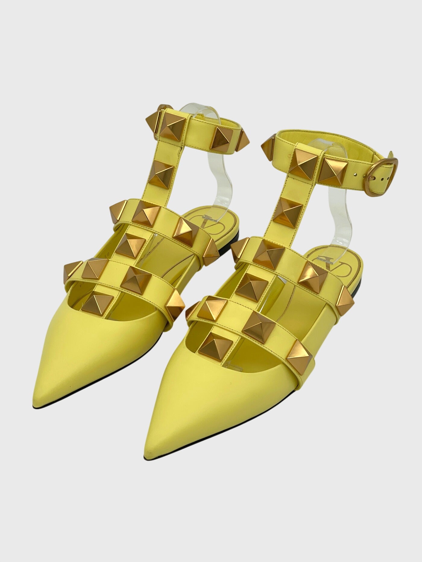 Valentino Roman Stud Flache Sandale EU 38 Gelb