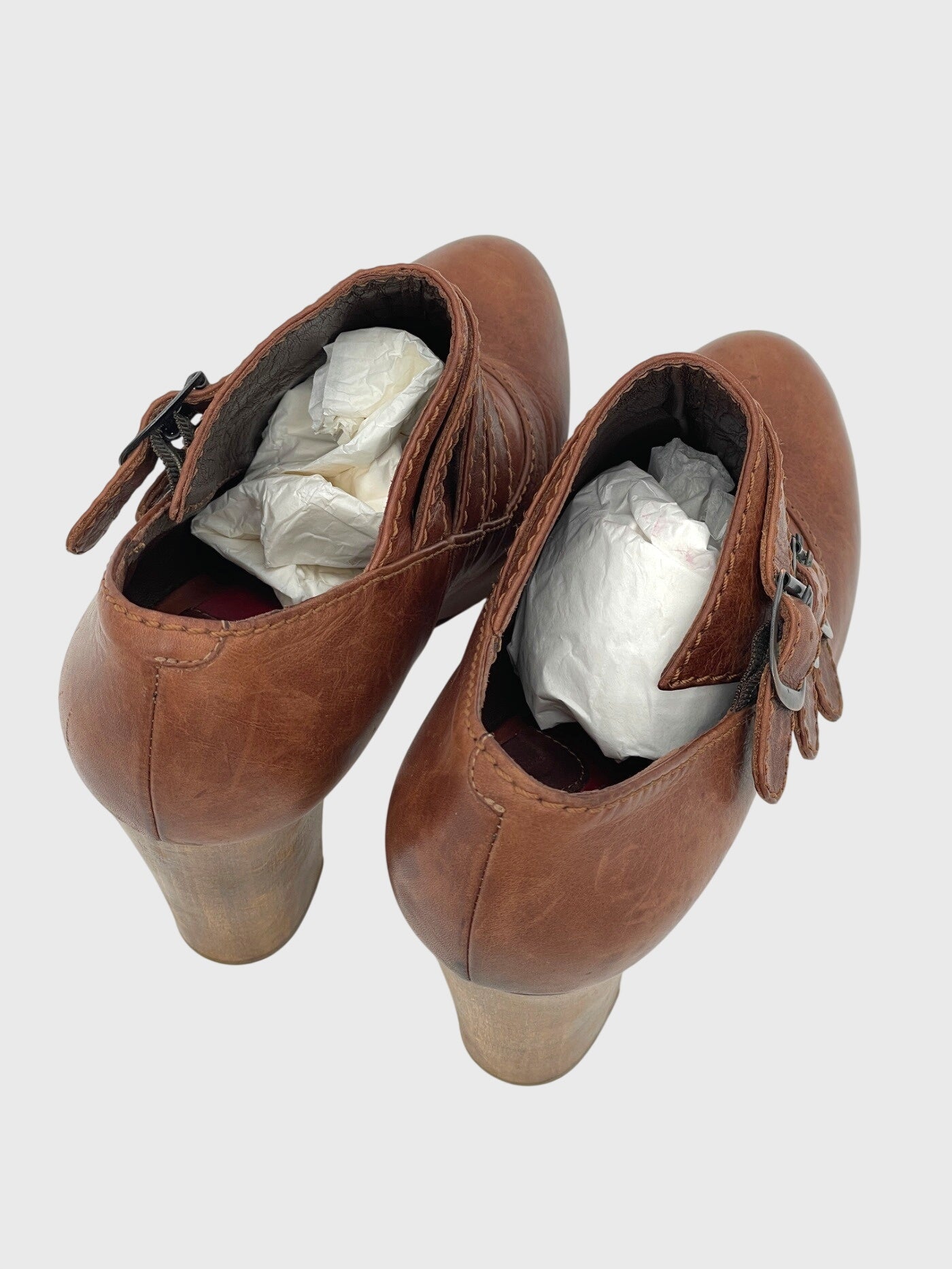 Chloé Triple Buckle Wood Heel Pump EU 40 Braun