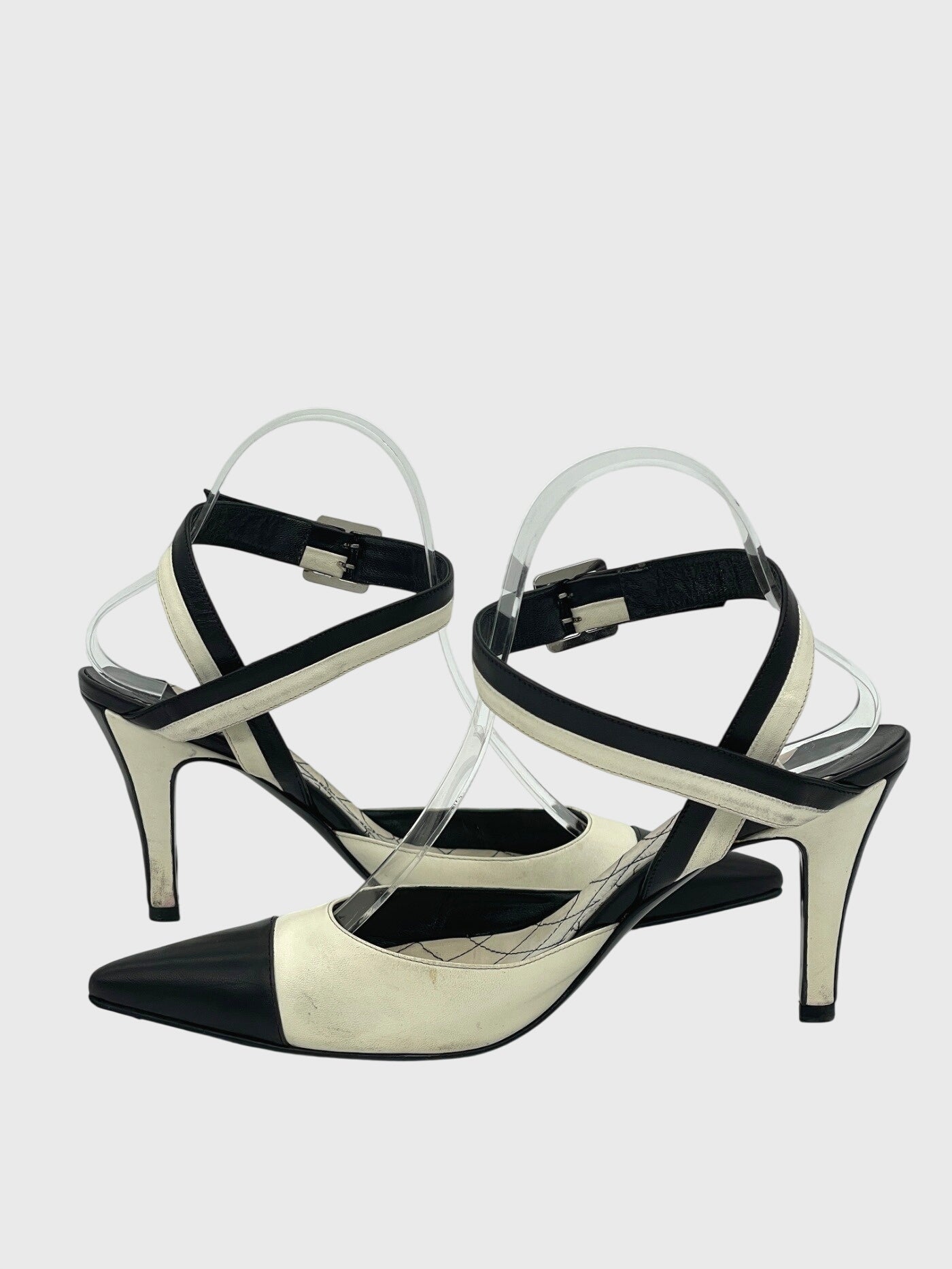 Chanel Cap-Toe Ankle Strap Pump EU 38 Weiß