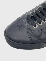 Chanel Quilted Lambskin High Top Sneaker EU 37.5 Schwarz