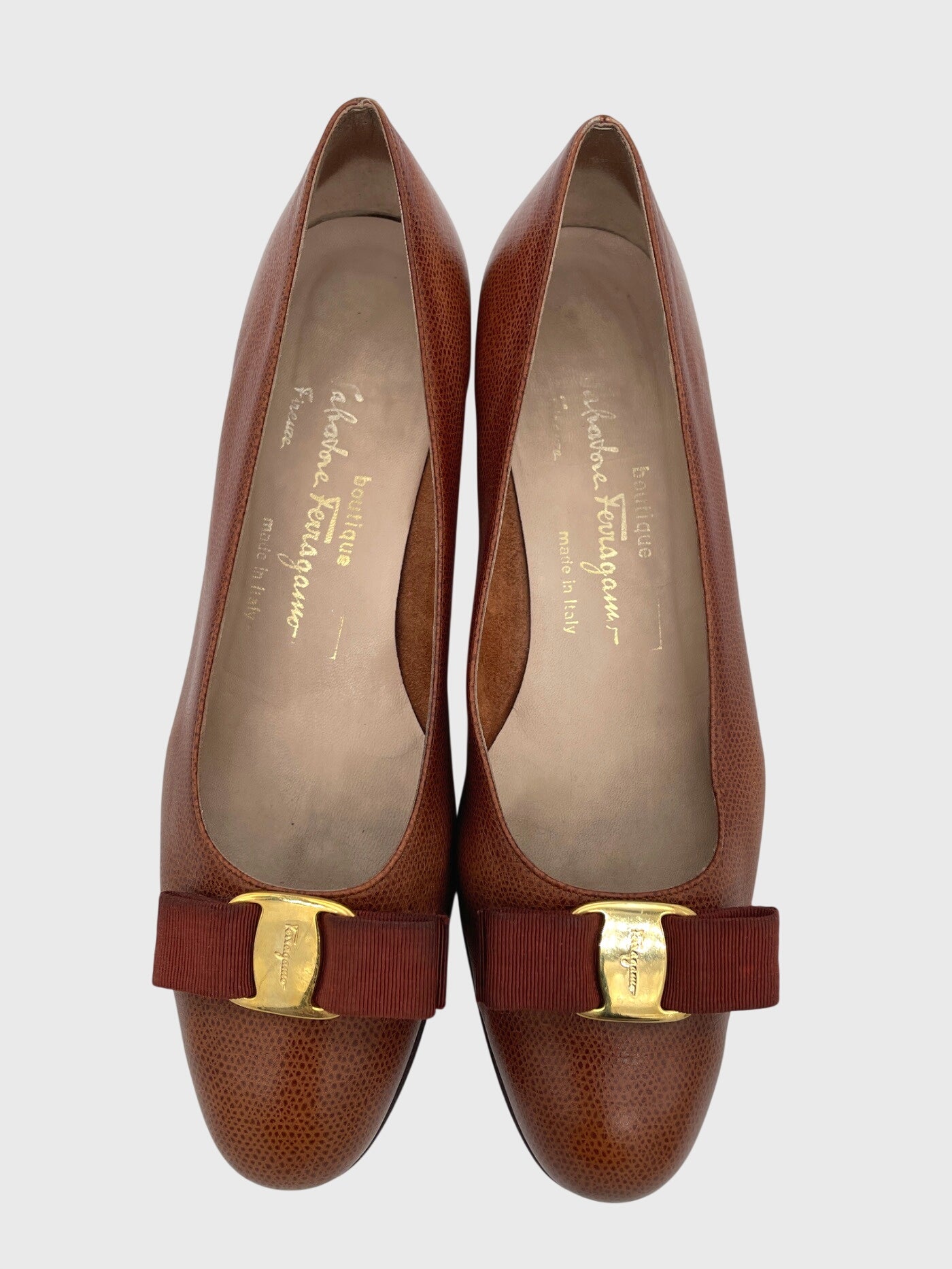 Salvatore Ferragamo Vara Pump EU 40.5 Braun