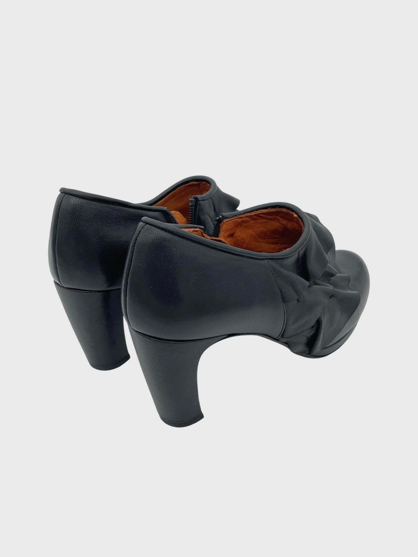 Chie Mihara Ruffle Klassischer Pump EU 39.5 Schwarz