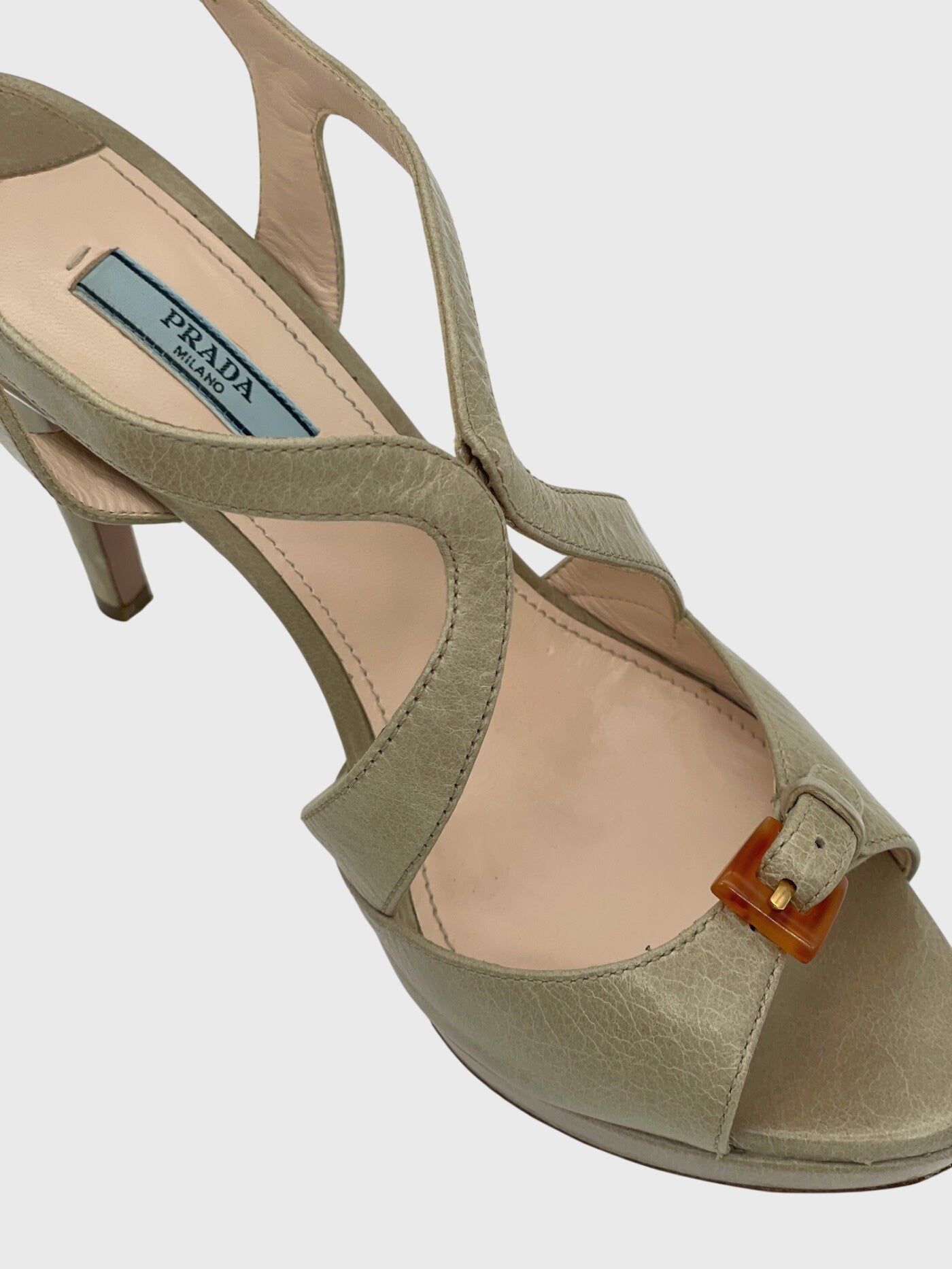 Prada Tortoise Buckle Platform Sandale mit Absatz EU 39 Beige