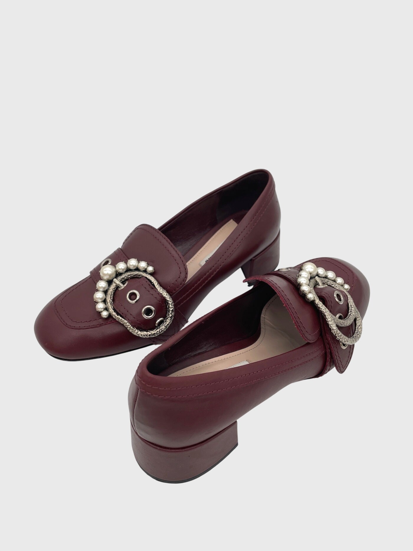 Miu Miu Pearl Buckle Pump EU 38.5 Rot