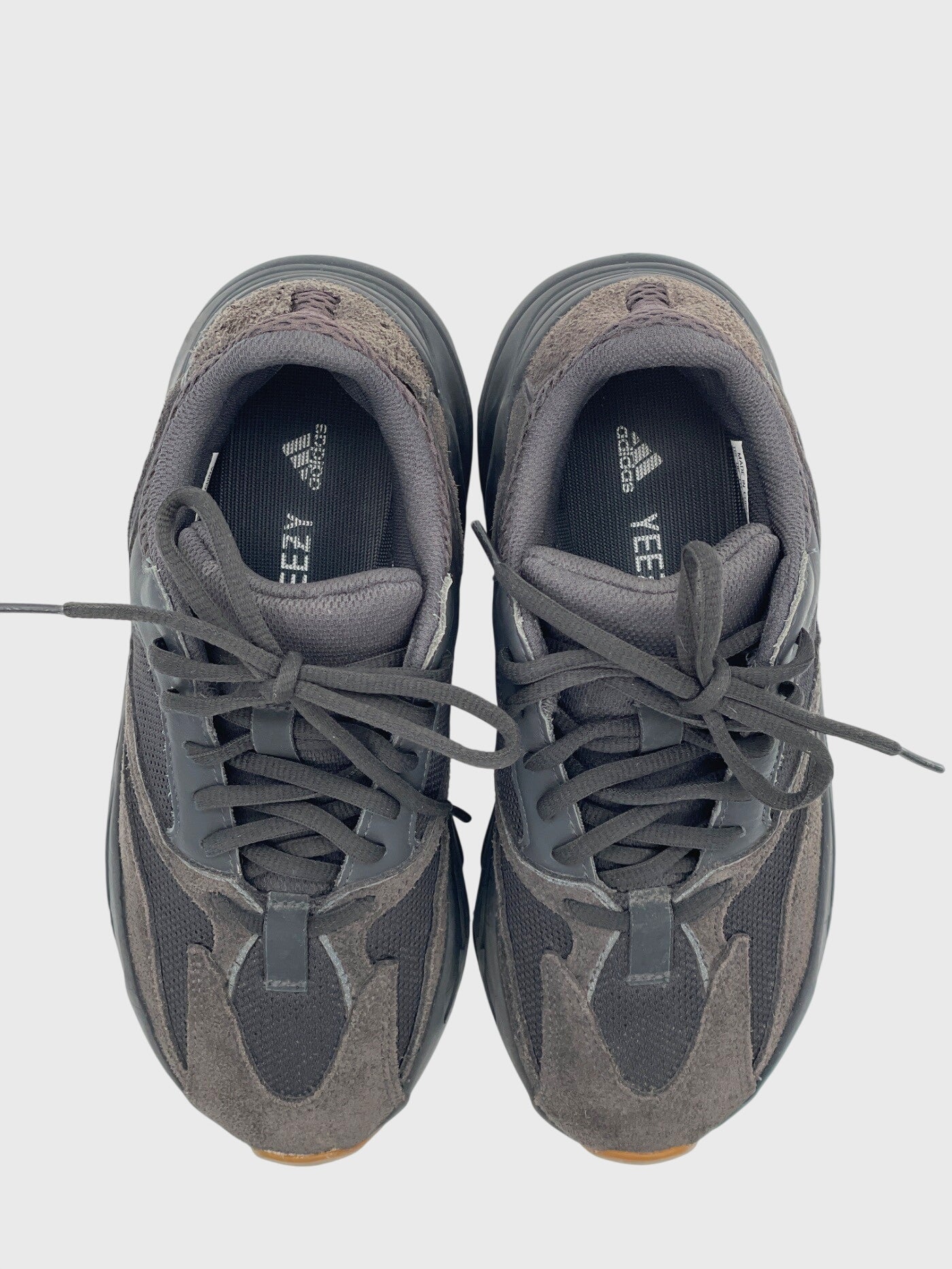 Adidas Yeezy Boost 700 Utility Black Low Top Sneaker EU 38 Grau