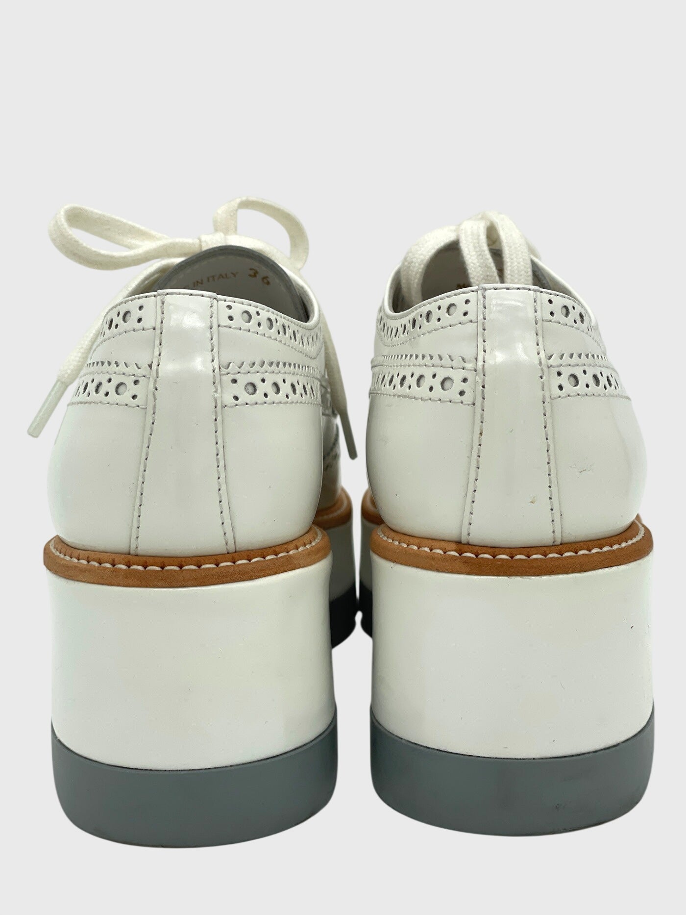 Prada Spazzolato Brogue Oxford EU 36 Weiß