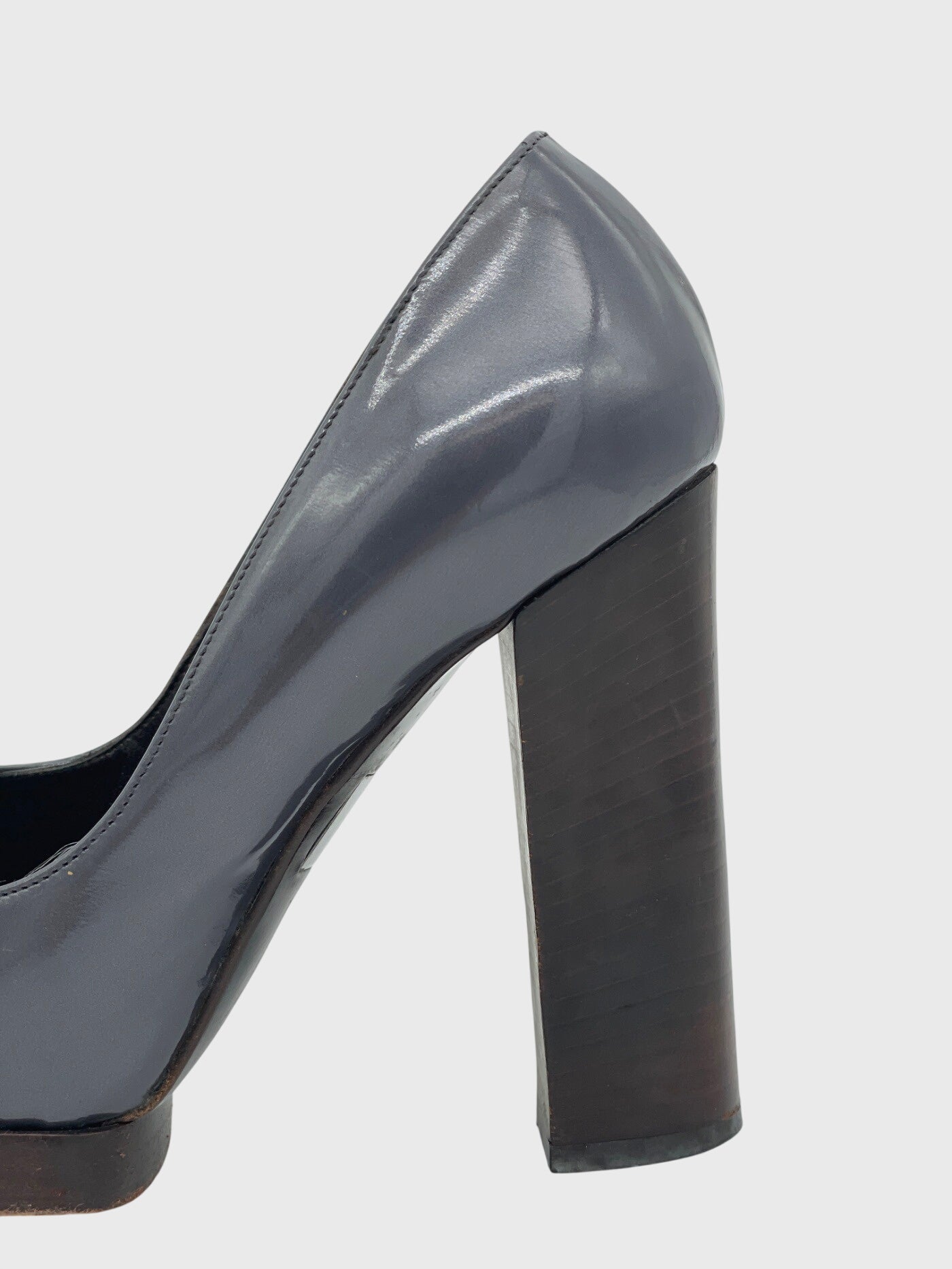 Gucci Round Toe Plateau Pump EU 36 Grau