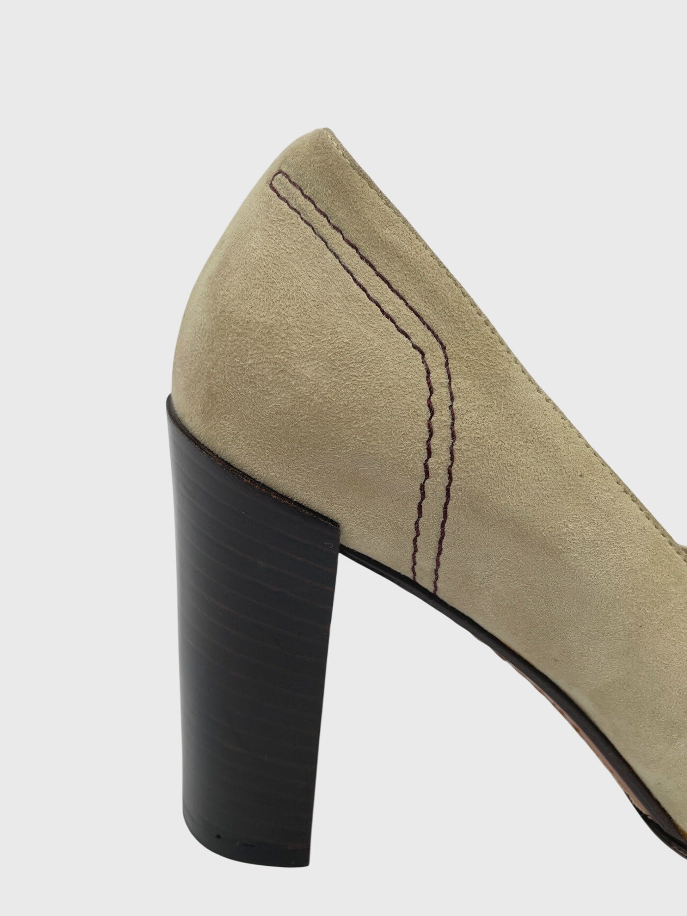 Bally Suede Buckle Klassischer Pump EU 36.5 Beige