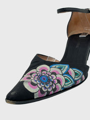 Giorgio Armani Floral Print Ankle Strap Pump EU 41 Schwarz