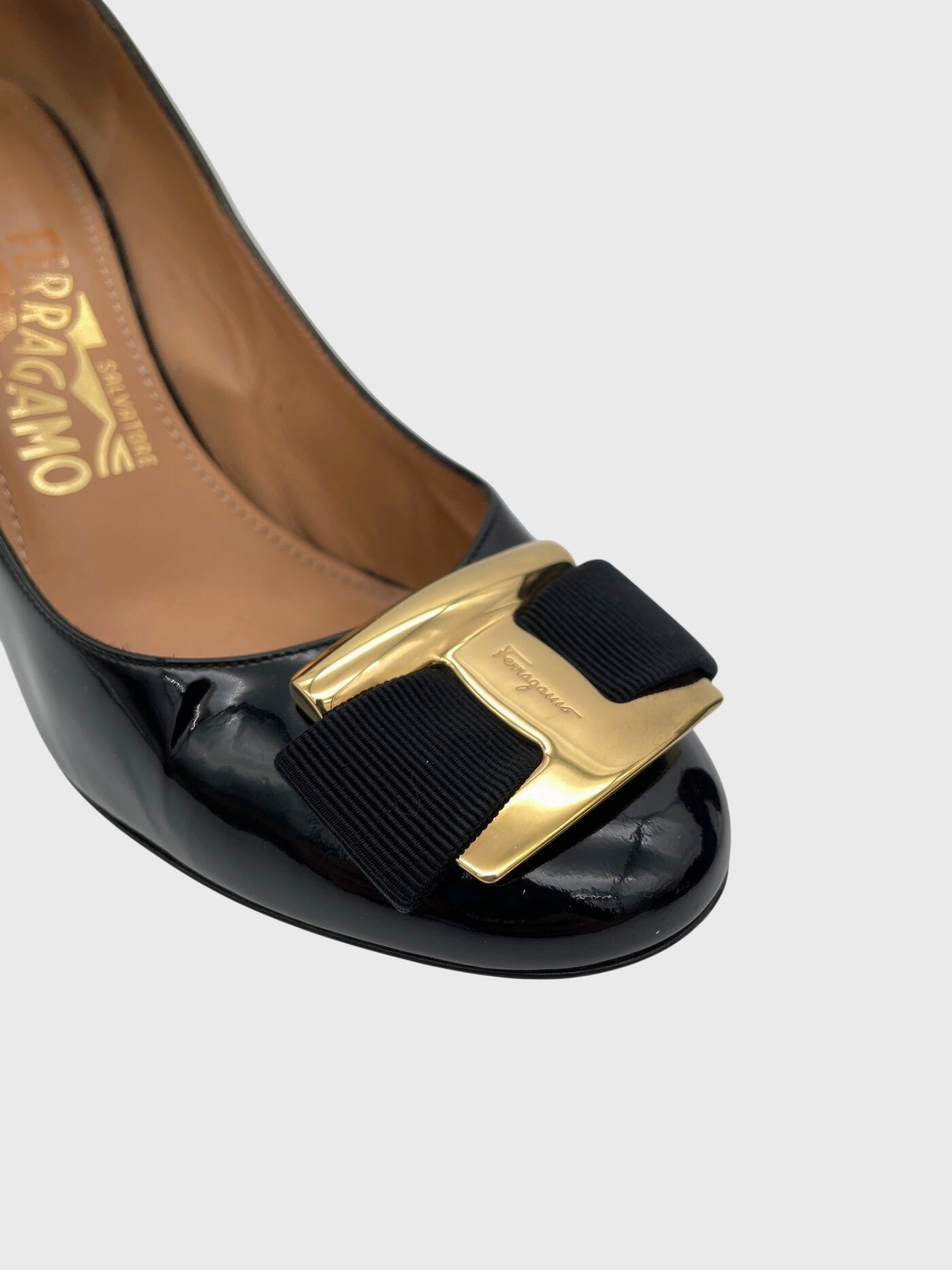 Salvatore Ferragamo Vara Bow Pump EU 37.5 Schwarz