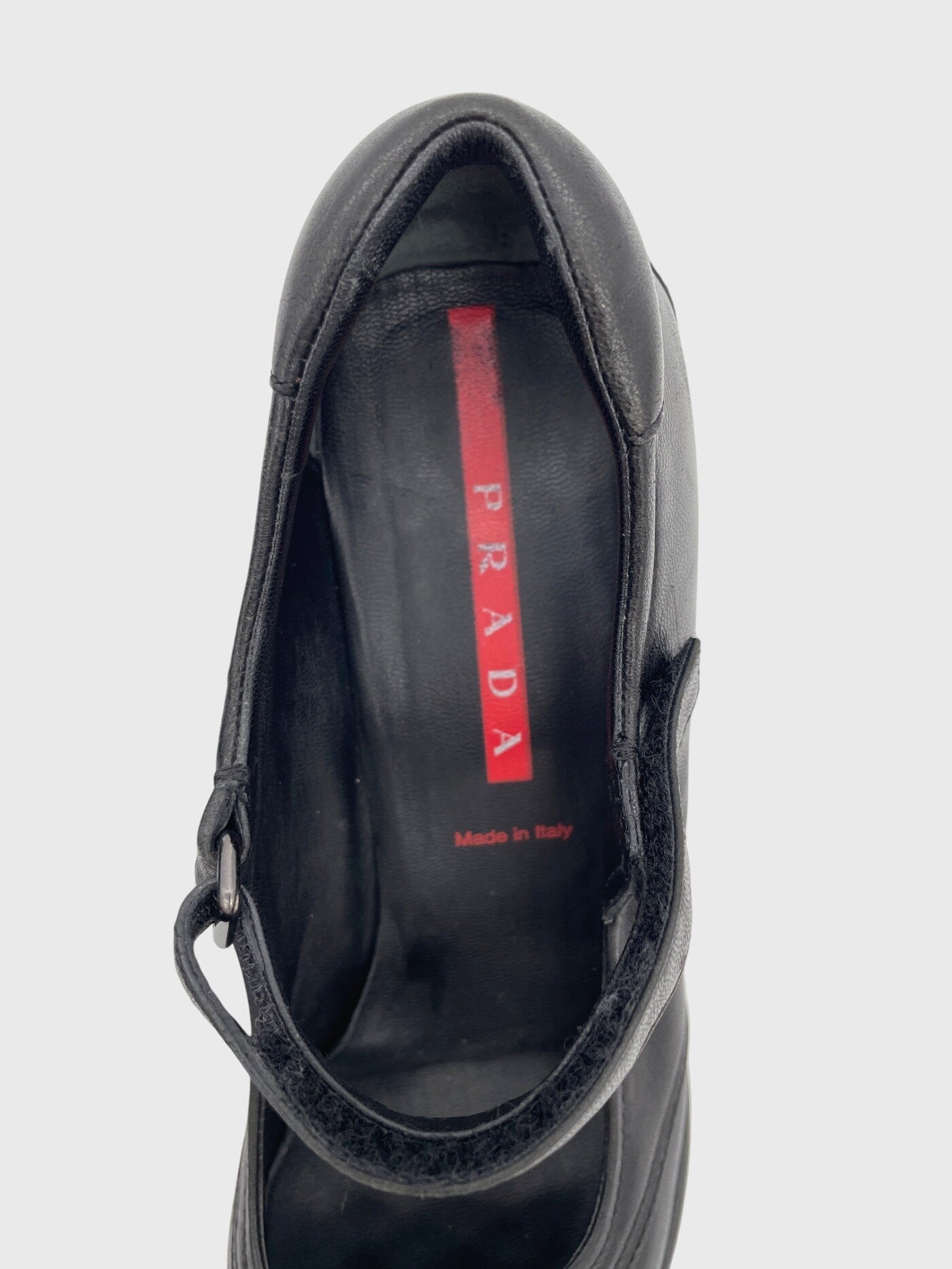 Prada Mary Jane Klassischer Pump EU 39.5 Schwarz