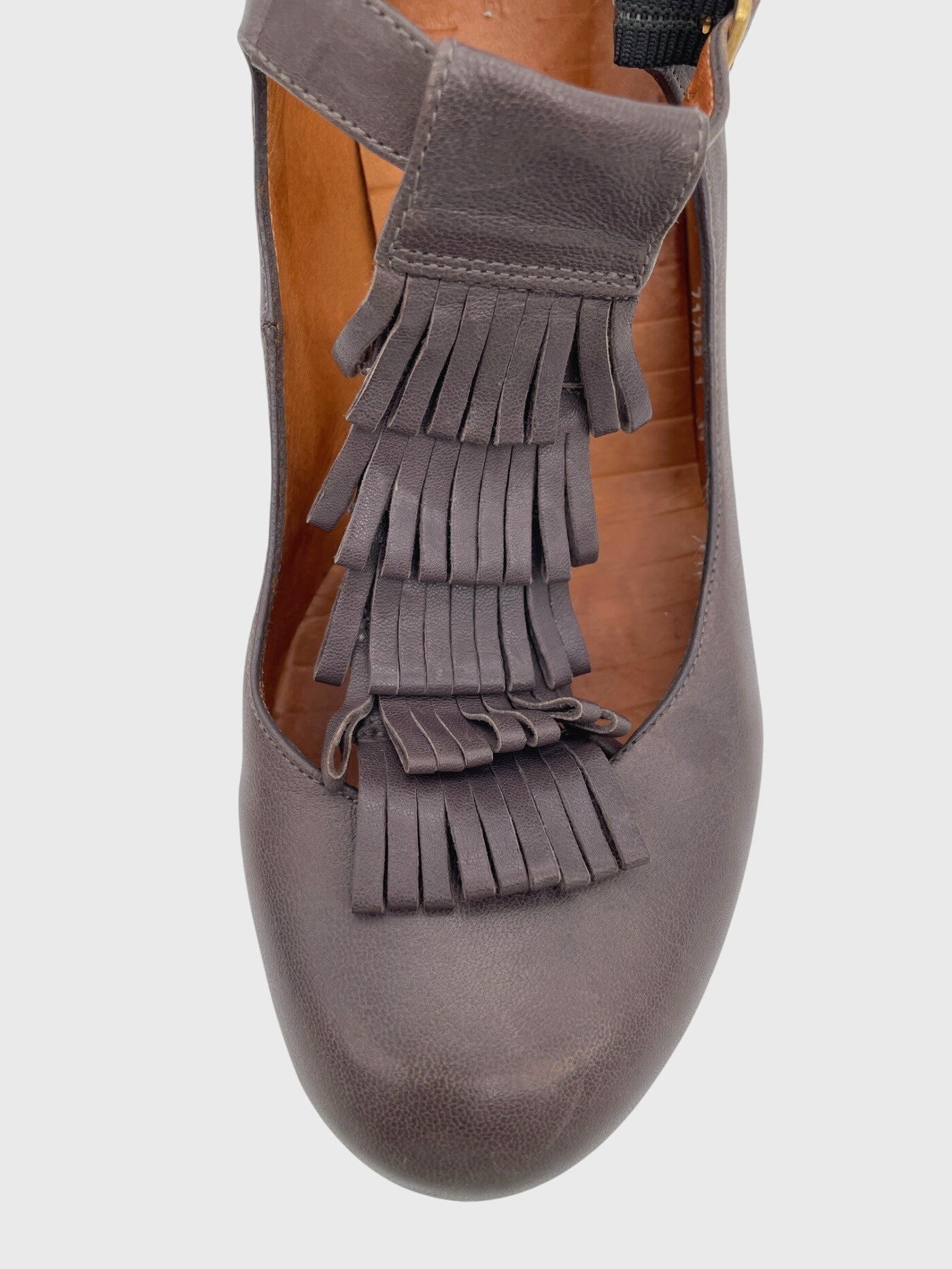 Chie Mihara T-Strap Fringe Pump EU 39 Grau