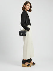 Chanel Woven Wedge Studded Sandale mit Absatz EU 39 Schwarz - Image 2