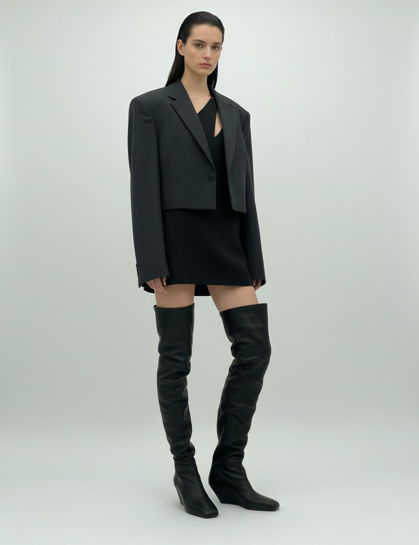 ai_model_women_5_1774608807171_a7887c81-56ac-46c4-9d76-c8b77d2b71e2.jpg