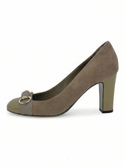 Gucci Horsebit Pump EU 38 Beige