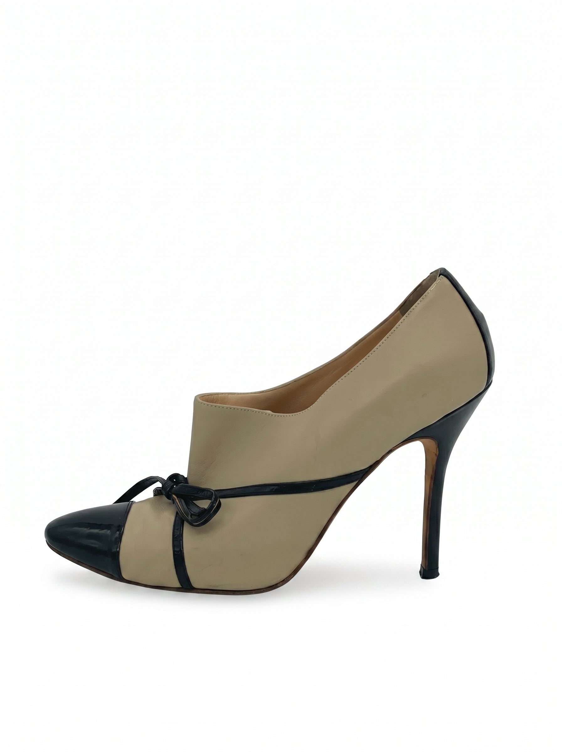 Manolo Blahnik Cap Toe Ankle Boot EU 37.5 Beige