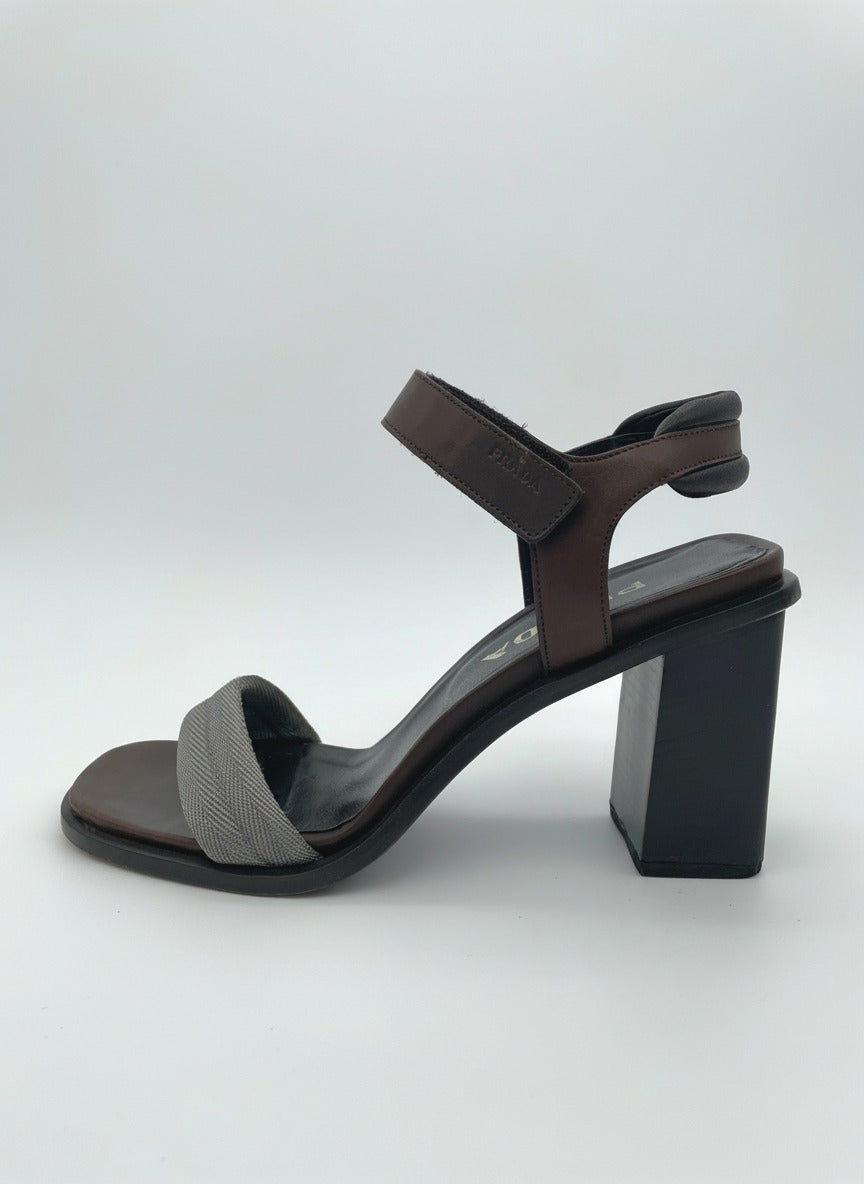 Prada Chevron Block Heel Sandale mit Absatz EU 40 Braun