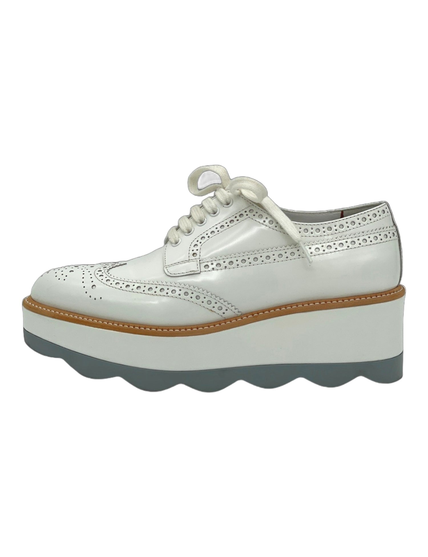 Prada Spazzolato Brogue Oxford EU 36 Weiß