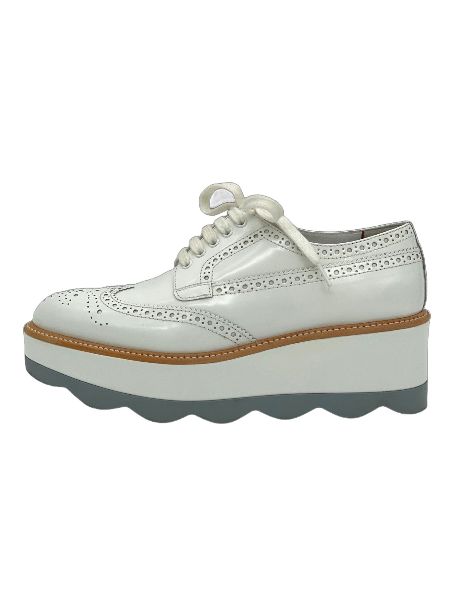 Prada Spazzolato Brogue Oxford EU 36 Weiß