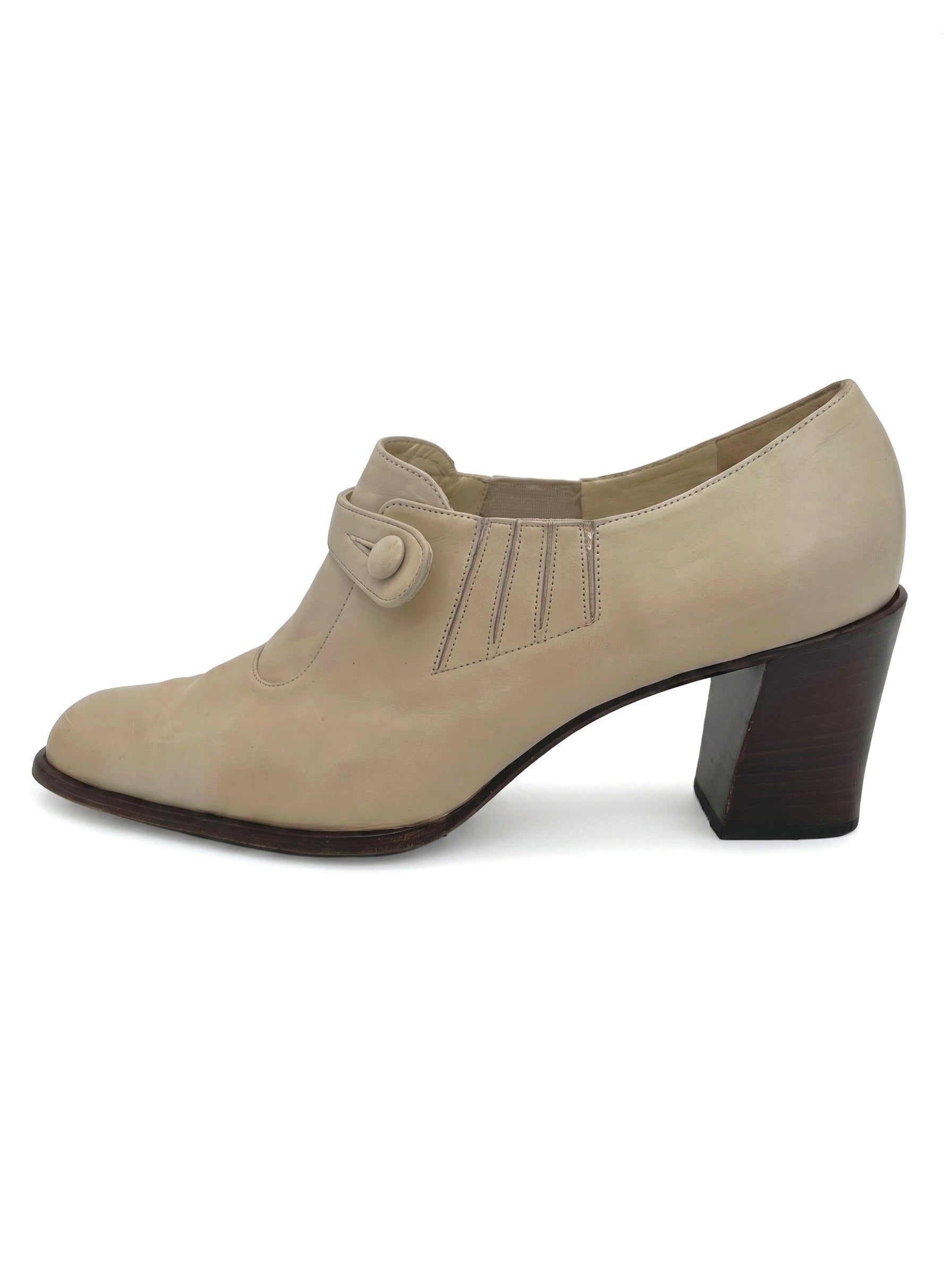 Bally Vintage Button Detail Pump EU 39 Beige