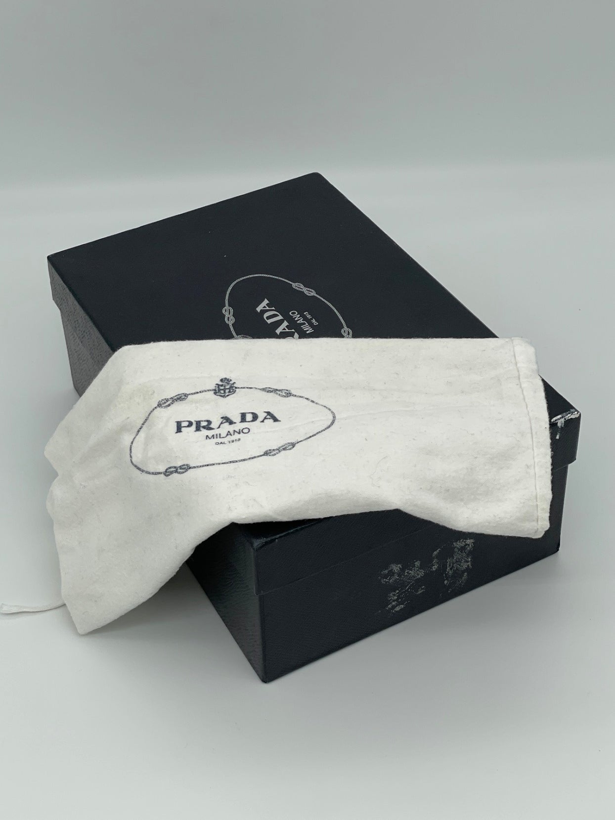 Prada Pointed Toe Buckle Strap Ankle Boot EU 39.5 Schwarz