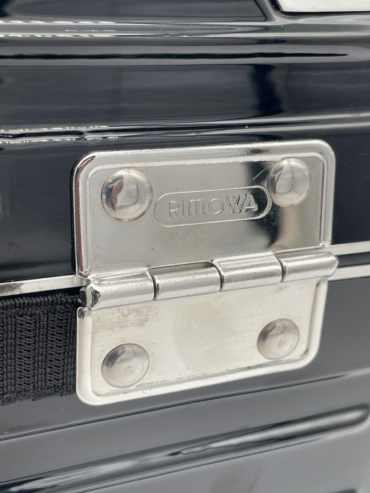 RIMOWA Limbo Beauty Case Reisetasche Schwarz - Image 12